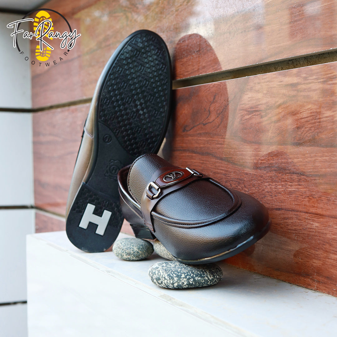 Blend of Formal and Casual Comfort